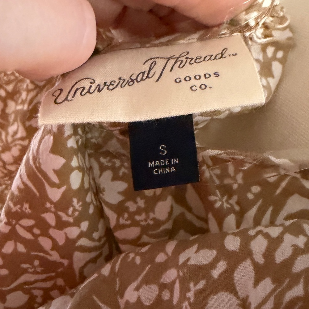 Universal Thread Brown Floral Ruffle Sleeve Top - Picture 3 of 3